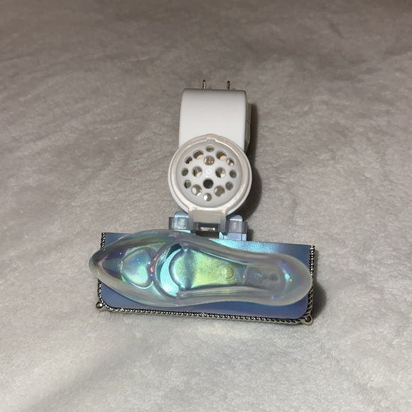 Bath and Body Works Cinderella Wallflower Plug | Limited Edition - Picture 7 of 8